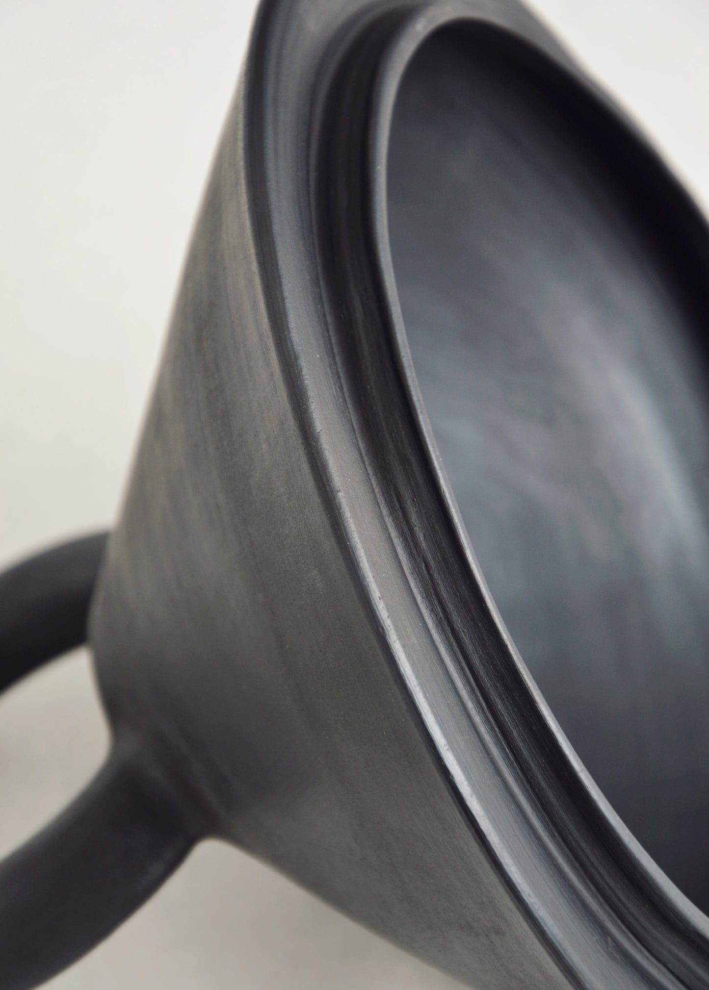 Tall Serving Bowl with Lid Guculia. Shadow