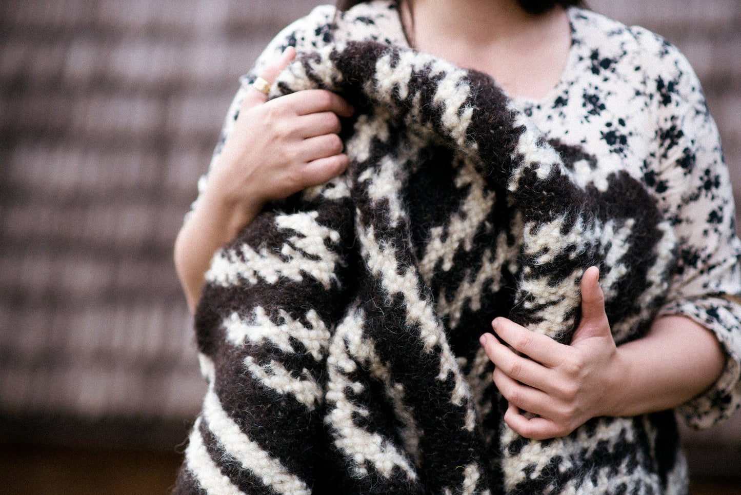 Traditional Carpathian Wool Lizhnyk – “Spectacled” Pattern