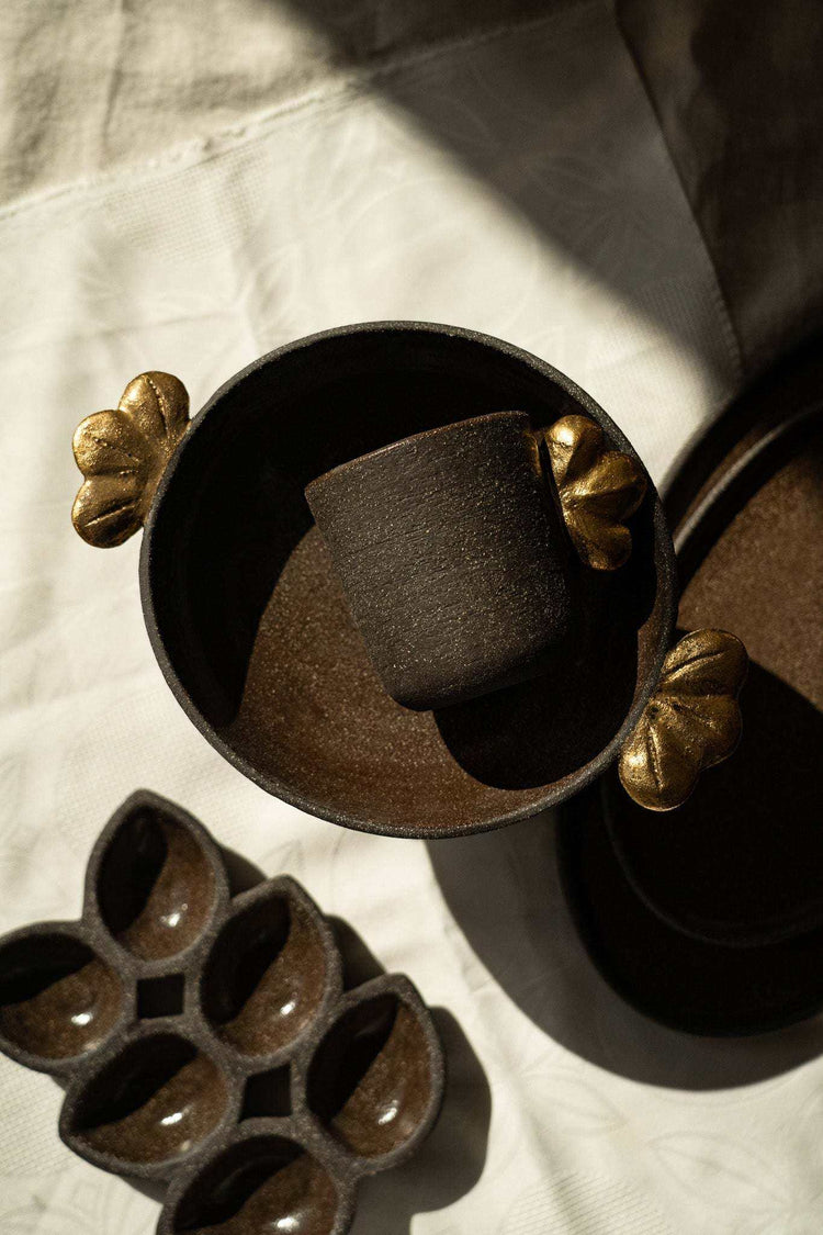 Stoneware Pedestal Fruit Bowl "Pumpernickel" with Gold Leaves