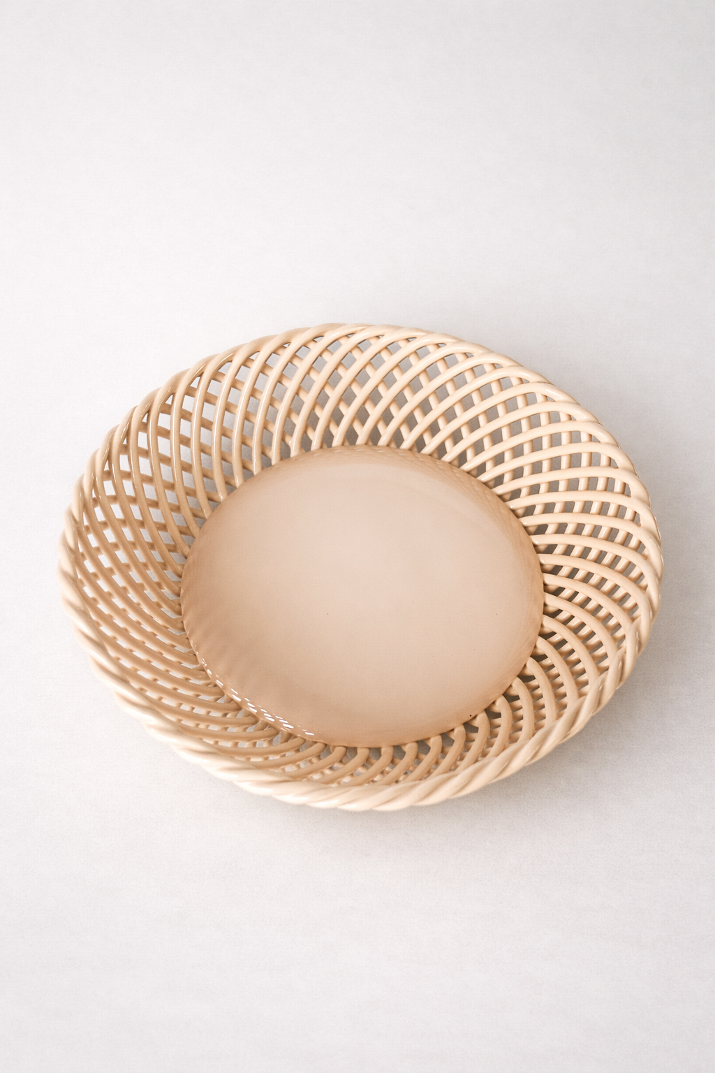 Ceramic Round Hand-Woven Basket – White, Beige & Pink Glossy Porcelain