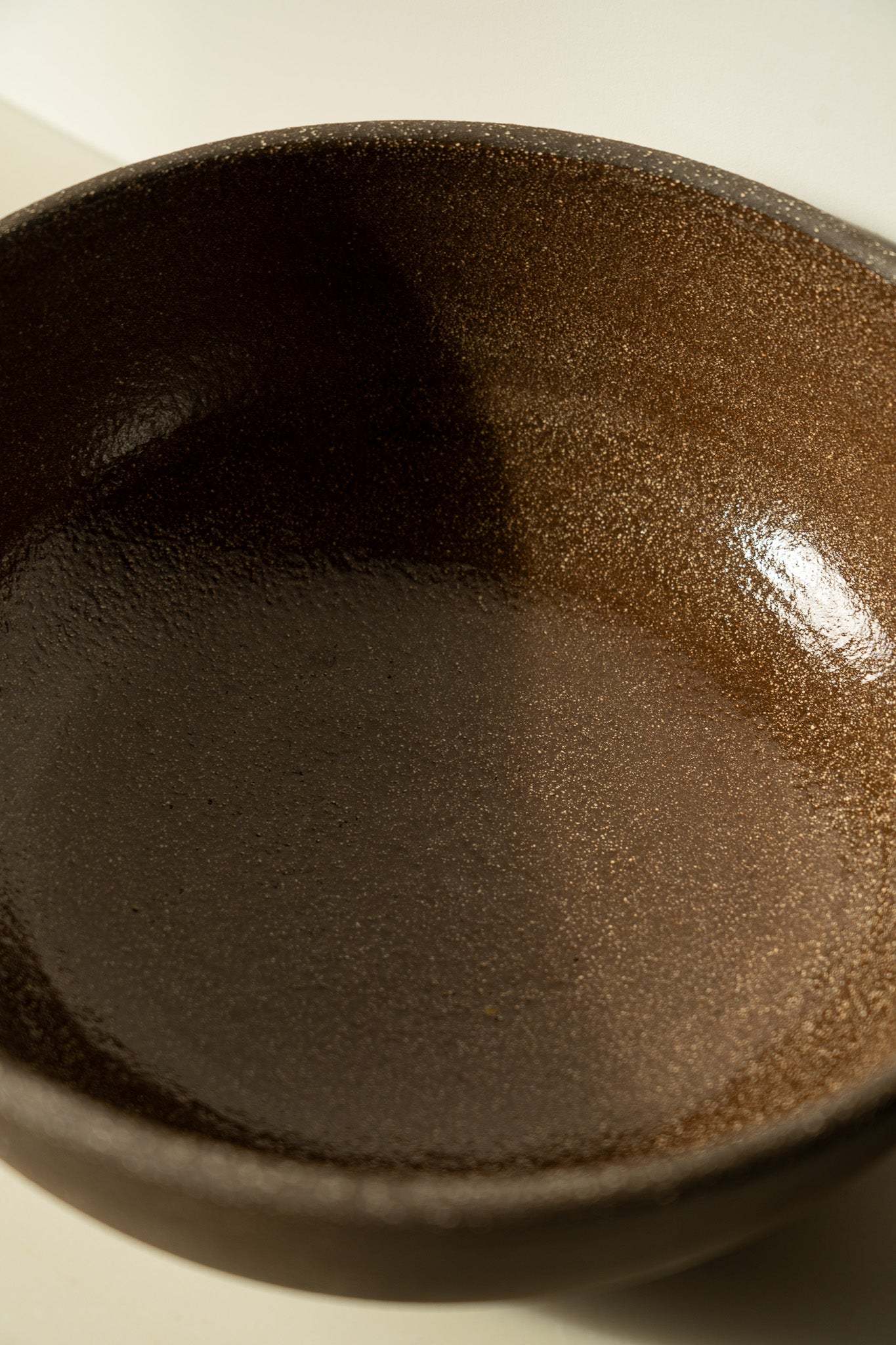 Stoneware Large Fruit Bowl Pumpernickel – Durable & Timeless Vessel