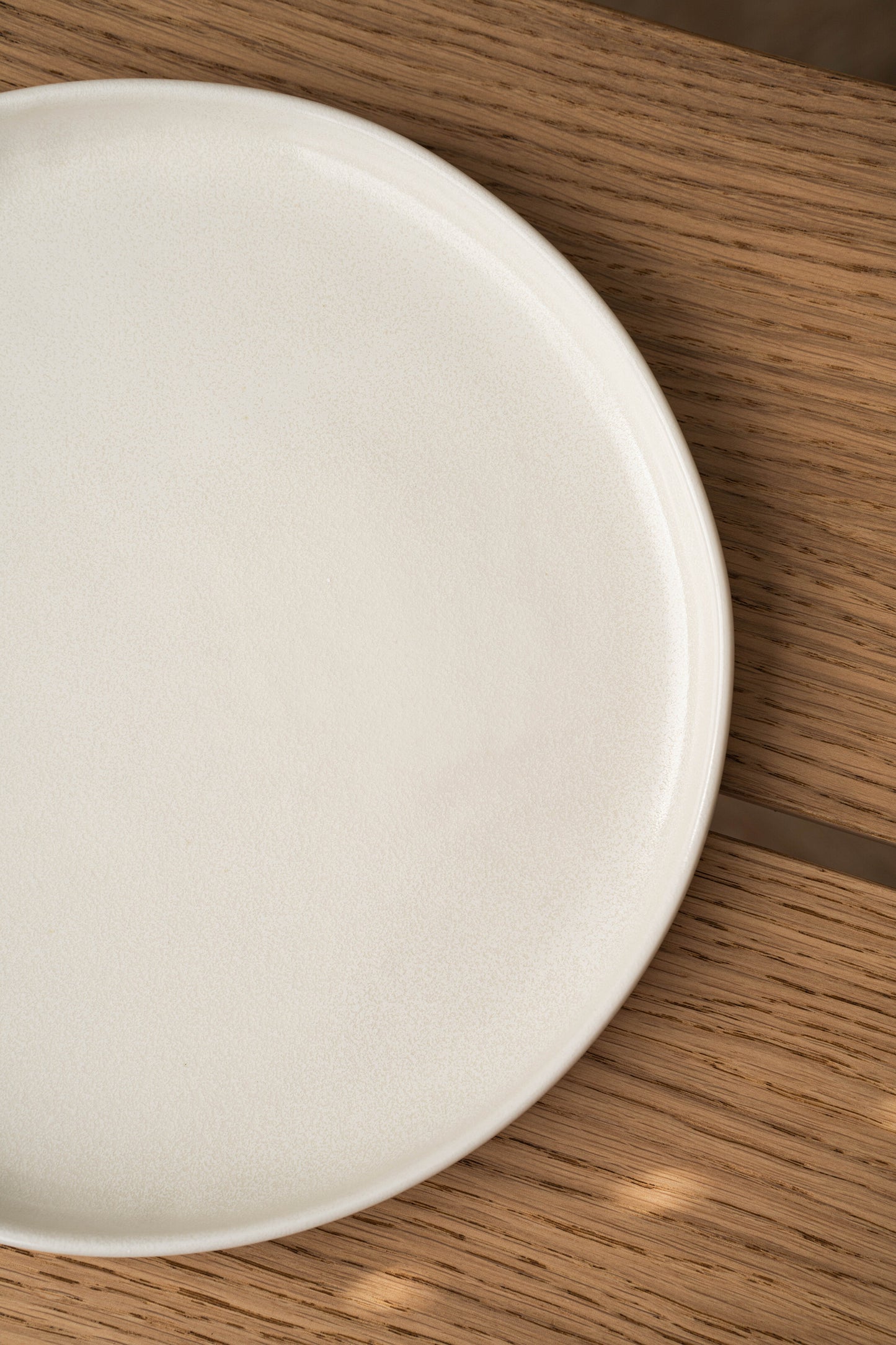 White Matte Stoneware Plates with Round Sides