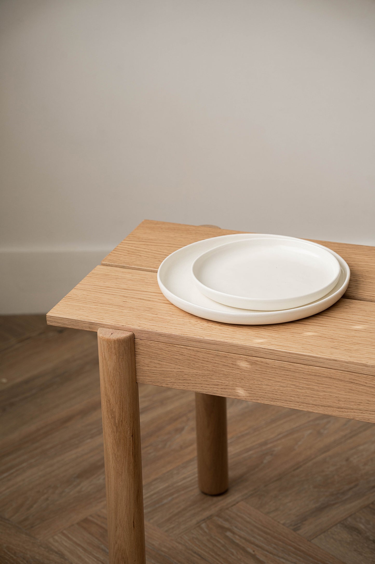 White Matte Stoneware Plates with Round Sides