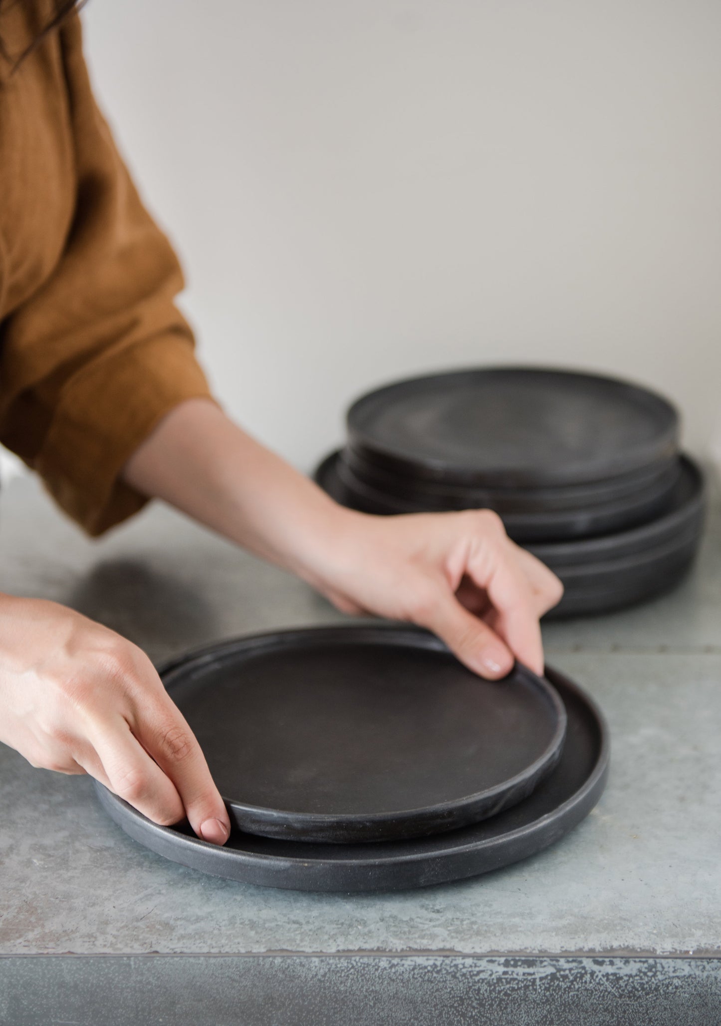 Black Matte Stoneware Dinner Plate