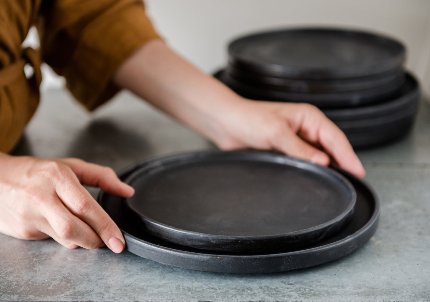 Black Matte Stoneware Dinner Plate