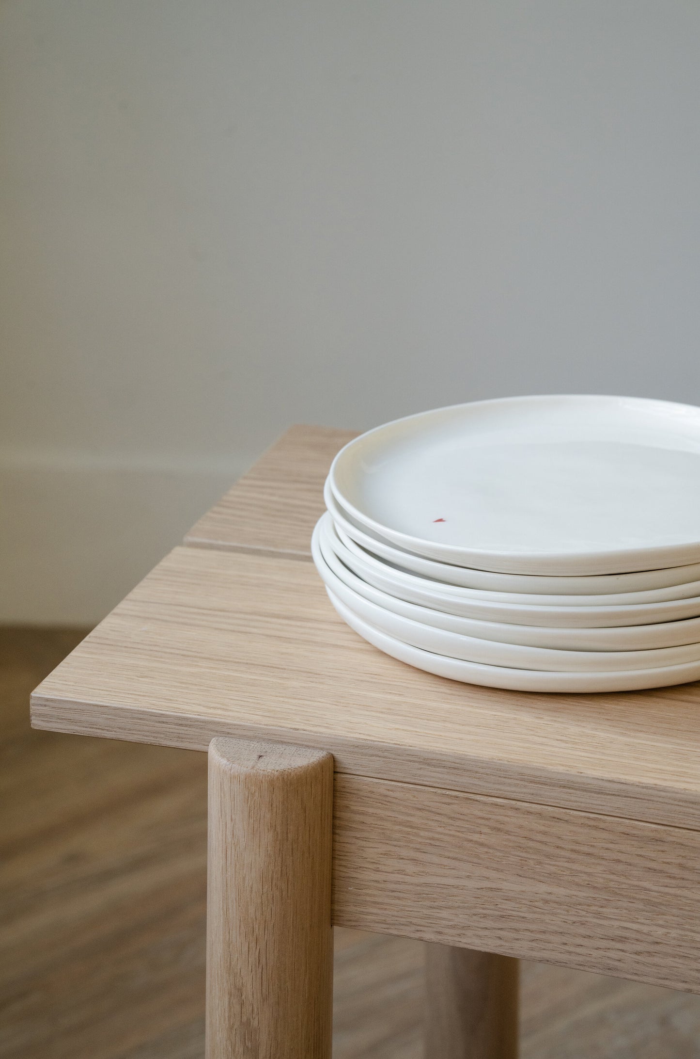 Handmade Porcelain Dinner Plates. OFF-WHITE