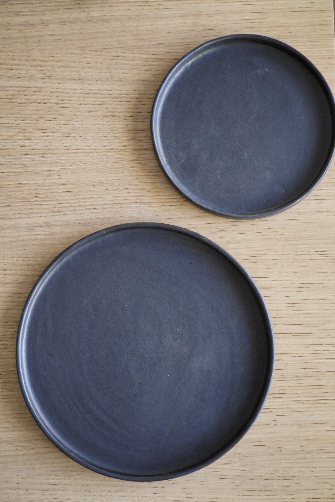 Black Matte Stoneware Dinner Plate