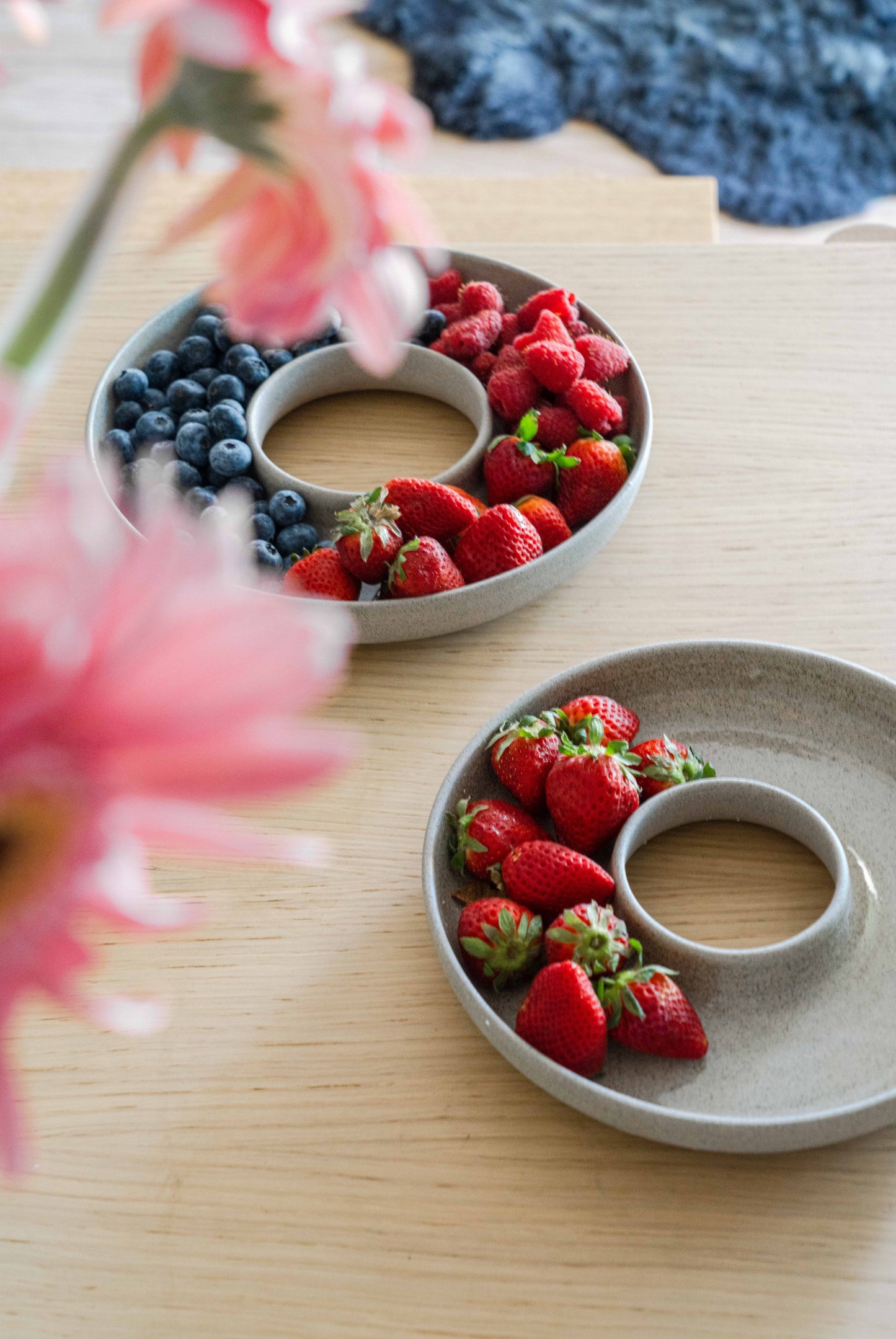 Handmade Stoneware Serving Dish "Concrete"