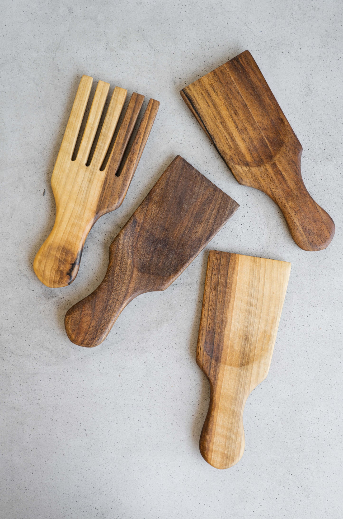 Walnut Wood 2-Piece Salad Serving Set