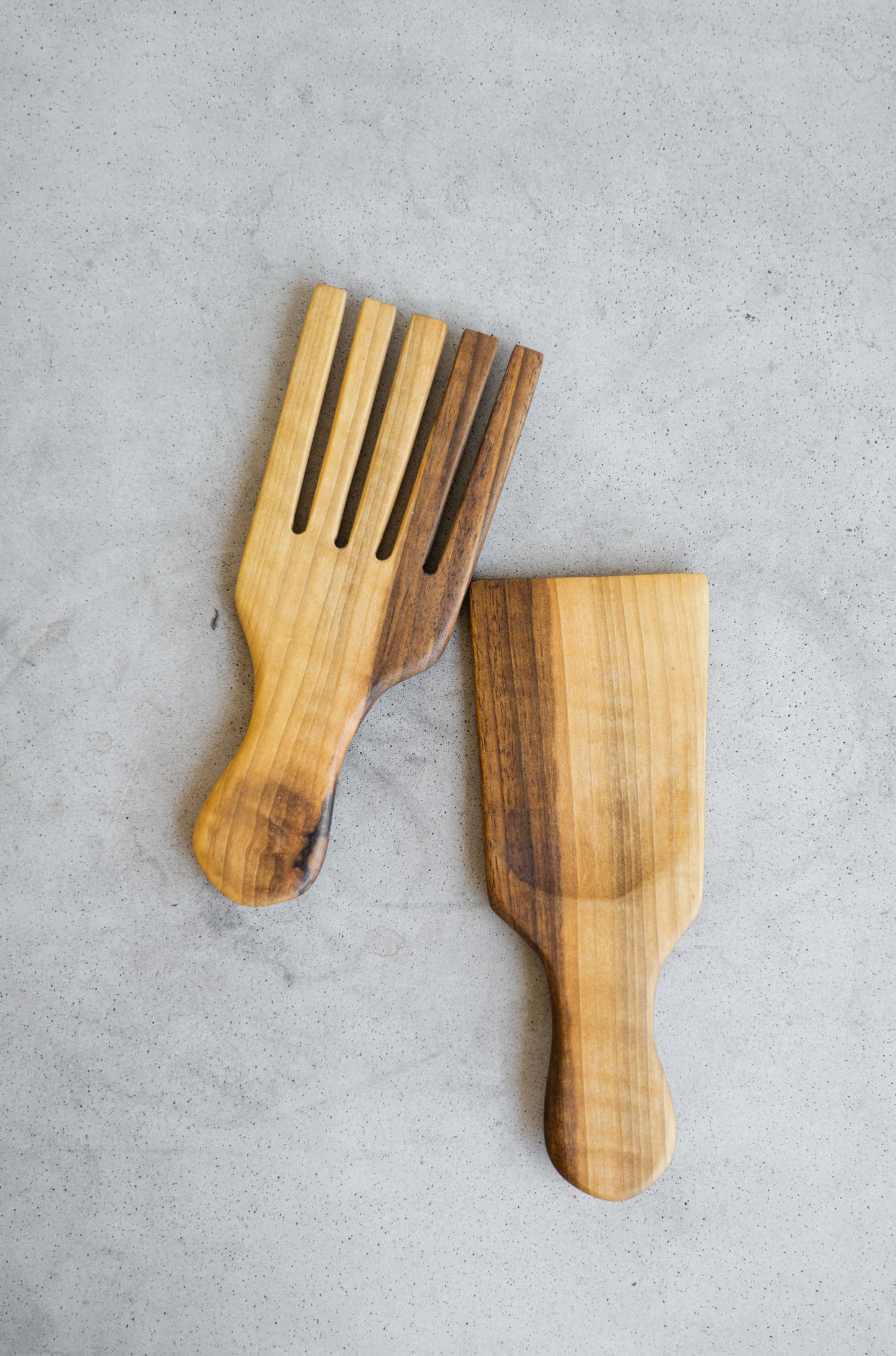 Walnut Wood 2-Piece Salad Serving Set