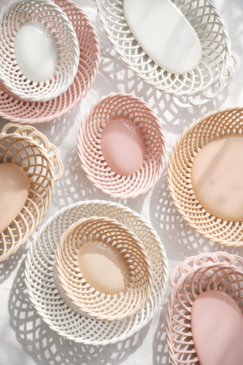 Ceramic Round Hand-Woven Basket – White, Beige & Pink Glossy Porcelain